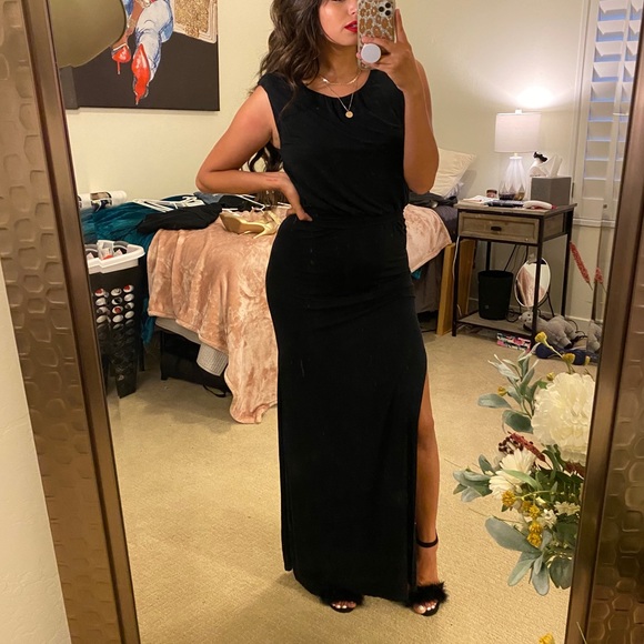 Long black dress with slits - Picture 1 of 5